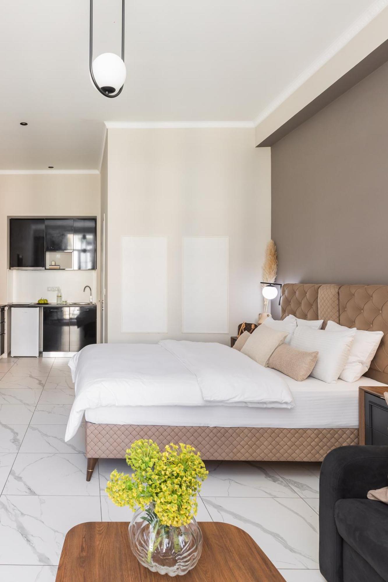 Black Onyx Comfort Suites - Timeless Design In A Heritage Building 테살로니키 외부 사진