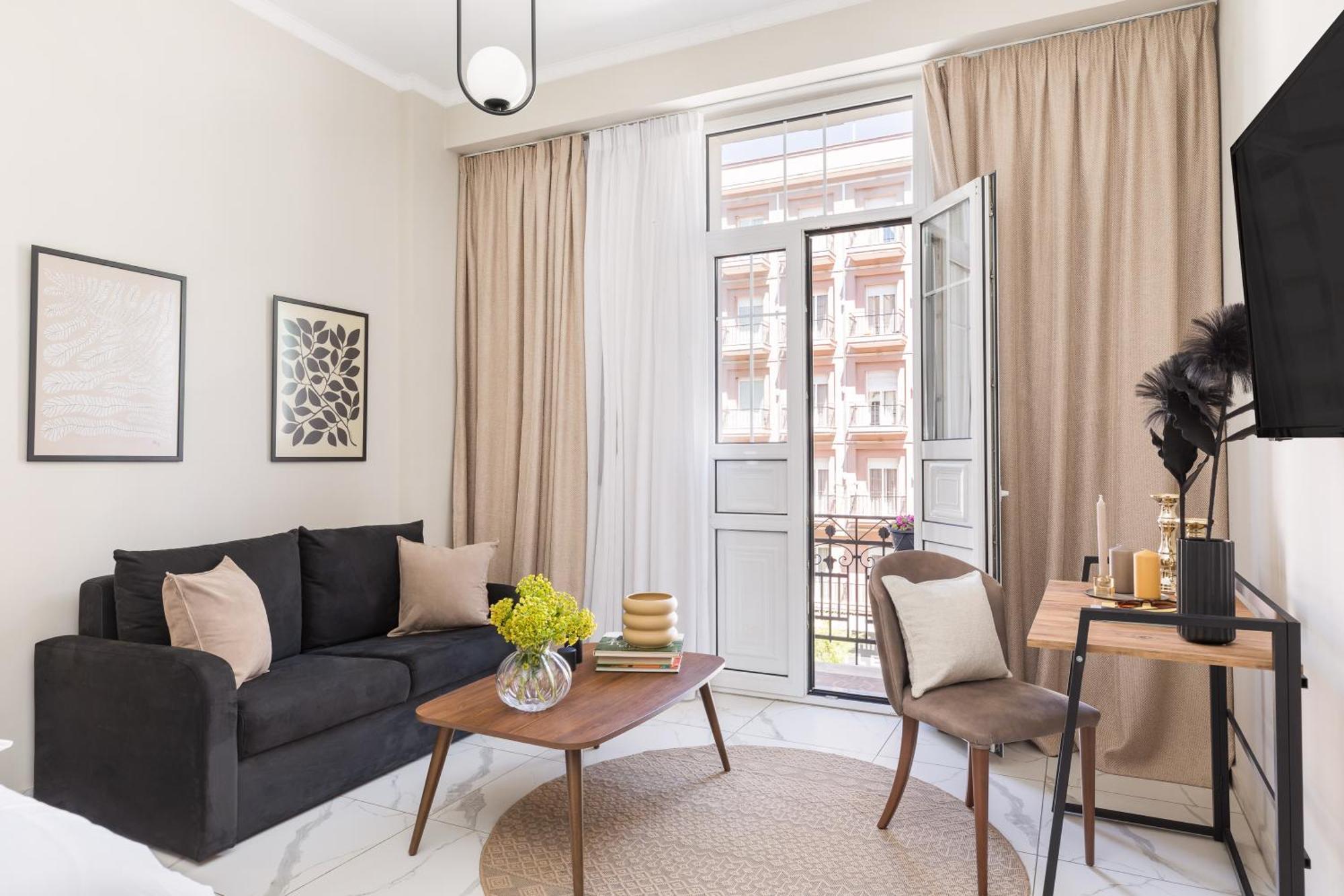 Black Onyx Comfort Suites - Timeless Design In A Heritage Building 테살로니키 외부 사진
