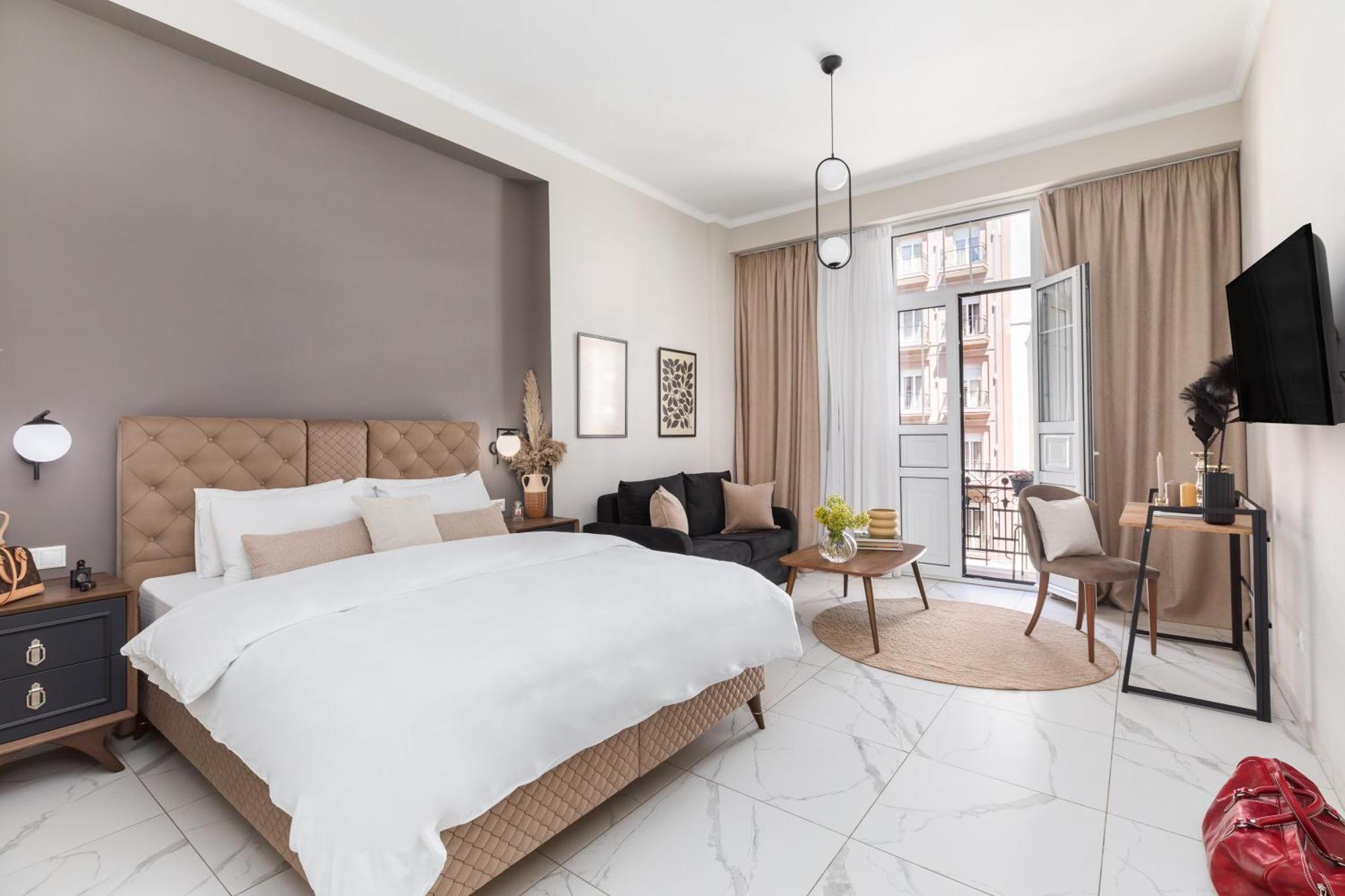Black Onyx Comfort Suites - Timeless Design In A Heritage Building 테살로니키 외부 사진