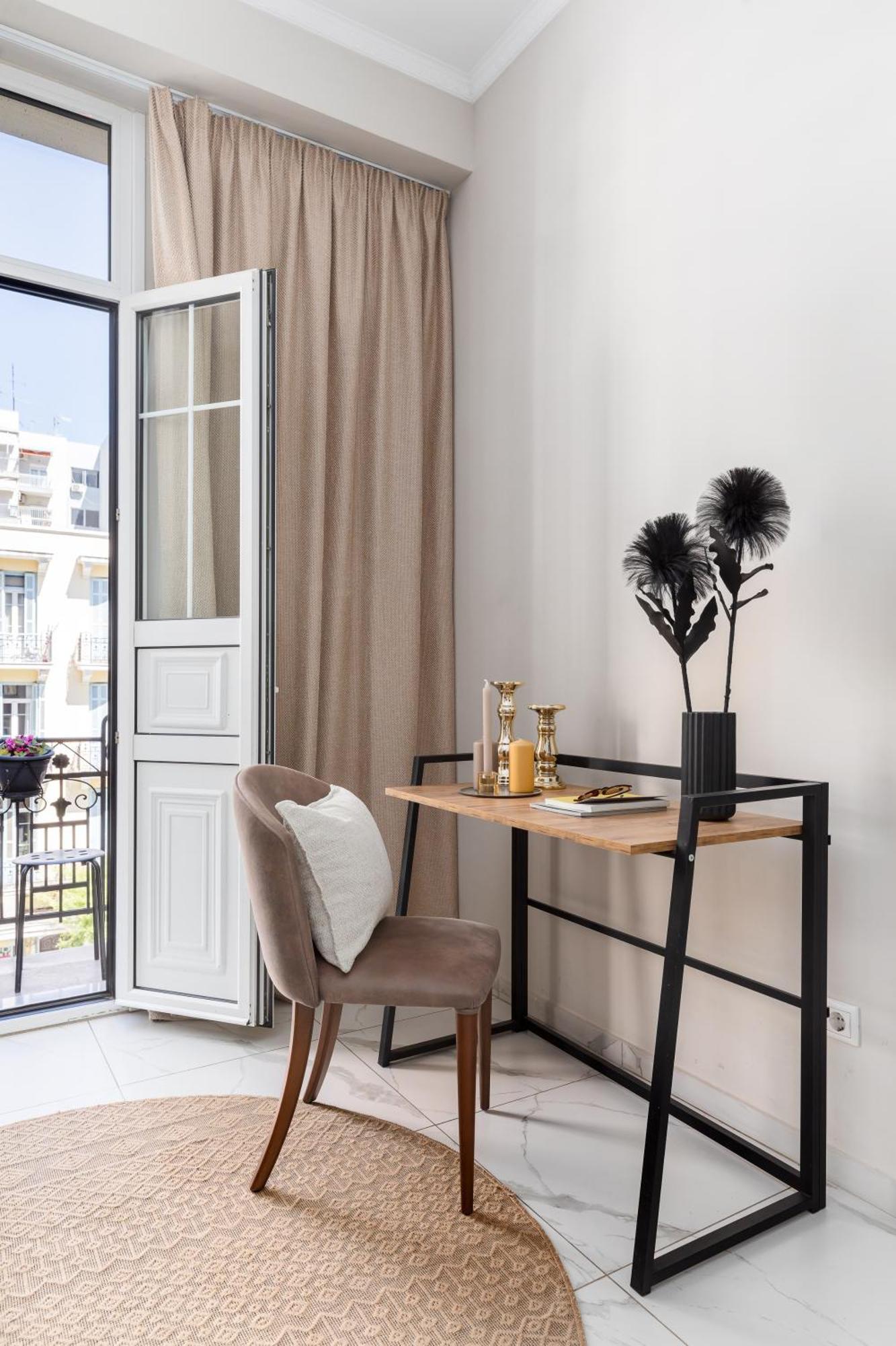 Black Onyx Comfort Suites - Timeless Design In A Heritage Building 테살로니키 외부 사진