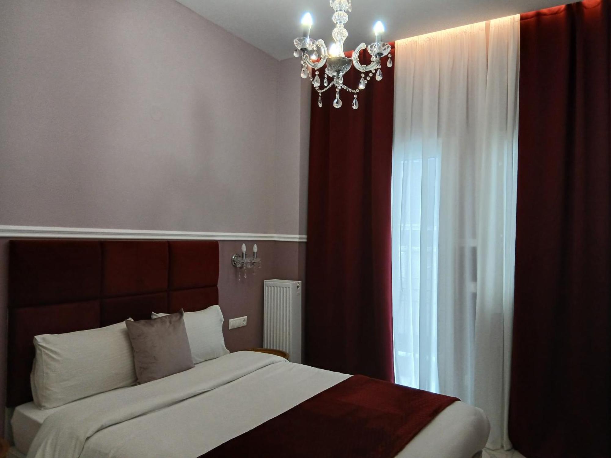 Black Onyx Comfort Suites - Timeless Design In A Heritage Building 테살로니키 외부 사진